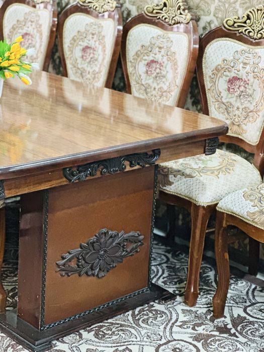 12 talik stol stul .Стол и стулья на 12 персон из орехового дерева.