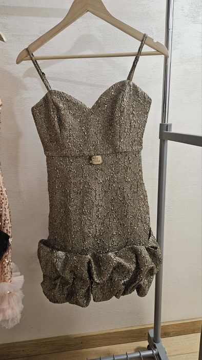 Junona нова рокля, S