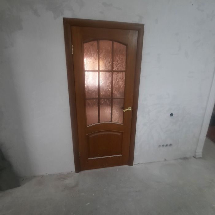 Продам двери  б/у.