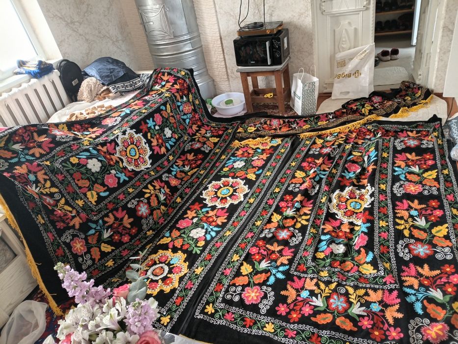 Palak juda katta razmeri ranglari yorqin juda chiroylik yap yangi