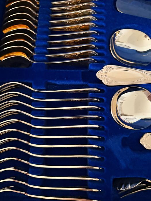 SBS Solingen – 72 части, позлатени прибори, 12 персони, оригинален