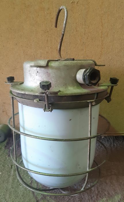 Продам светильники СС-373 б/у 2 шт.