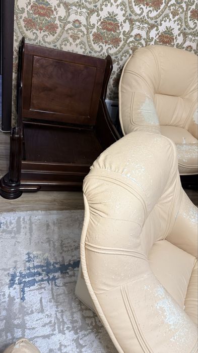 Продам диван и два кресла  80000