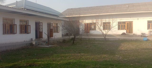 Uy sotiladi srochna nurafshon qorasuvda