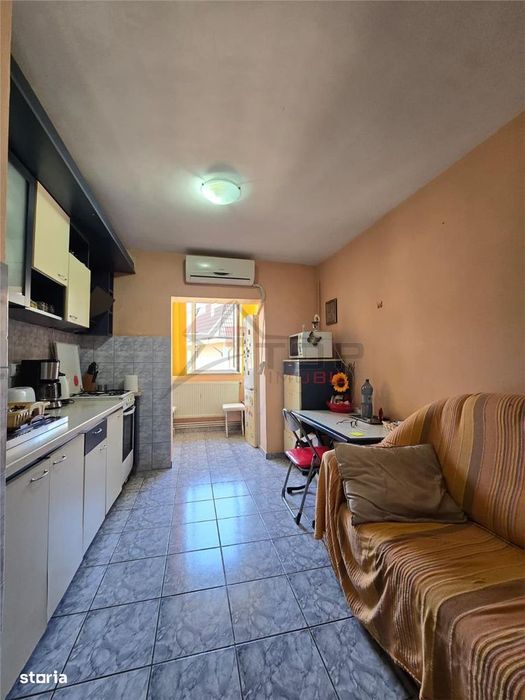 Nicolina - Belvedere, 2 camere decomandat 53mp, liber