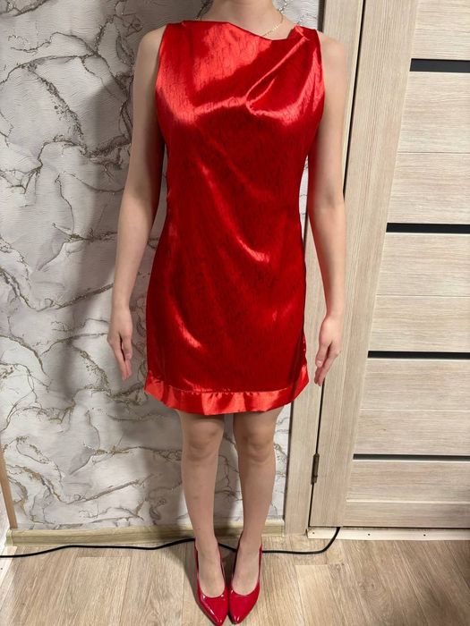 Продам платья 42-44