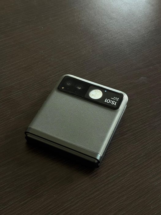 Продам телефон Motorola razr 40 ultra