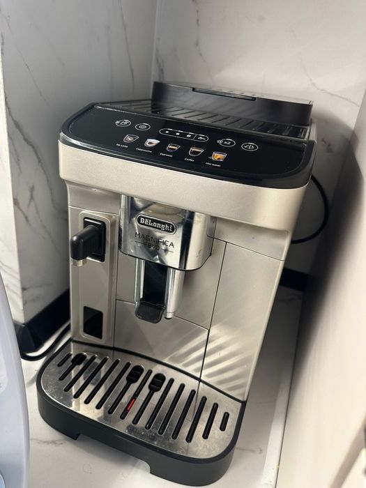 Espressor automat Delonghi Magnifica Evo