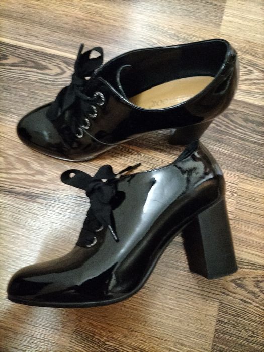 Женские стильные туфли