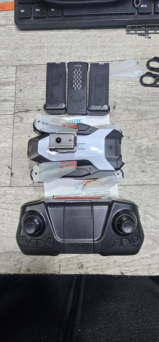 Дрон квадрокоптер