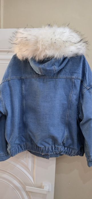 Тёплая джинсовая куртка женская.