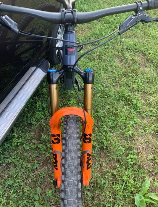 Bicicleta full suspension
