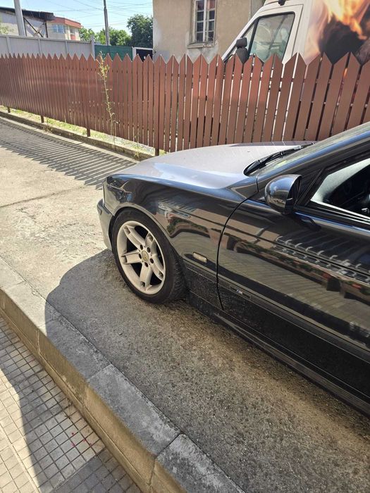 Продавам BMW E39 528i, 1996 г. Цена: 3000 евро