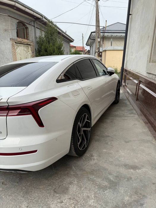 Bestune B 70 срочно сотилади!
