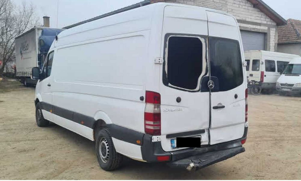 Dezmembrez Mercedes Sprinter 313 w906 om646 2.2 euro 4 95kw 2008