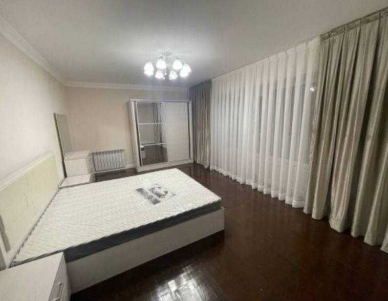 Сдается квартира.. на метро Космонавтов