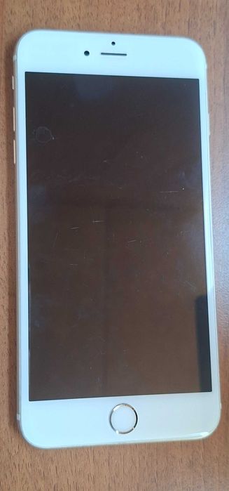 IPhone 6 с кабел без зарядно