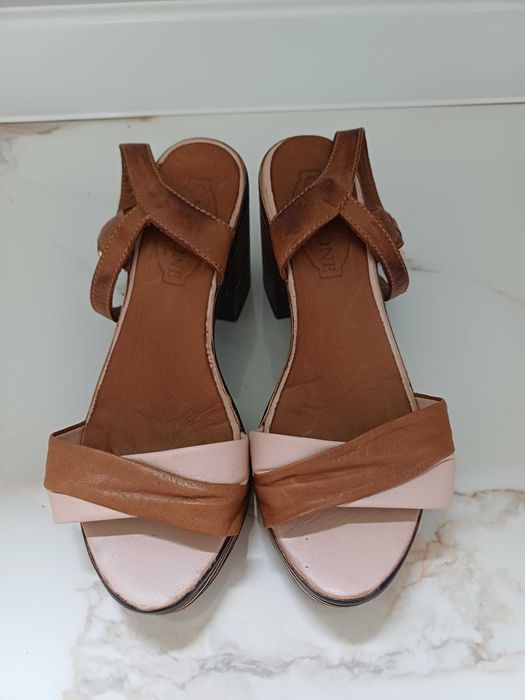 Сандали, НОВИ, естесвена кожа, закупени от Punto, размер 36