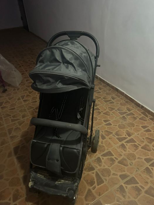 Коляска почти новая