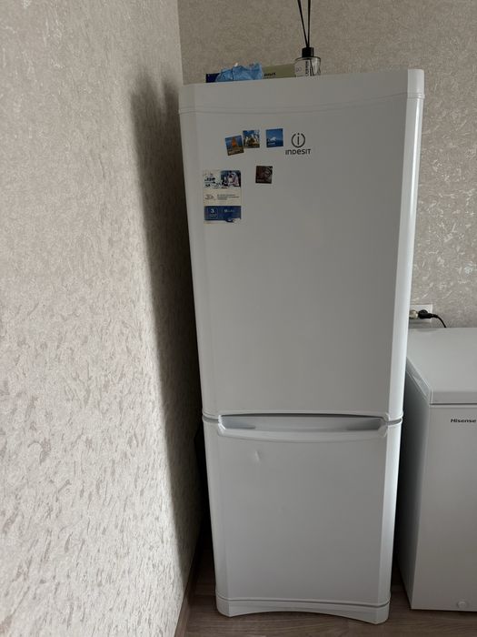 Холодильник indesit
