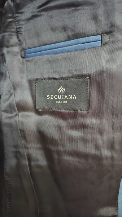 Costum pentru bărbați marca SECUIANA