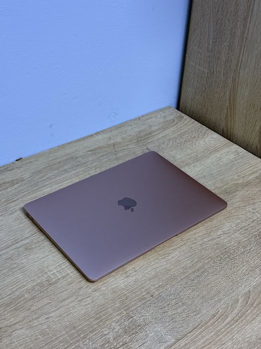 Продается MacBook Air M1 2020