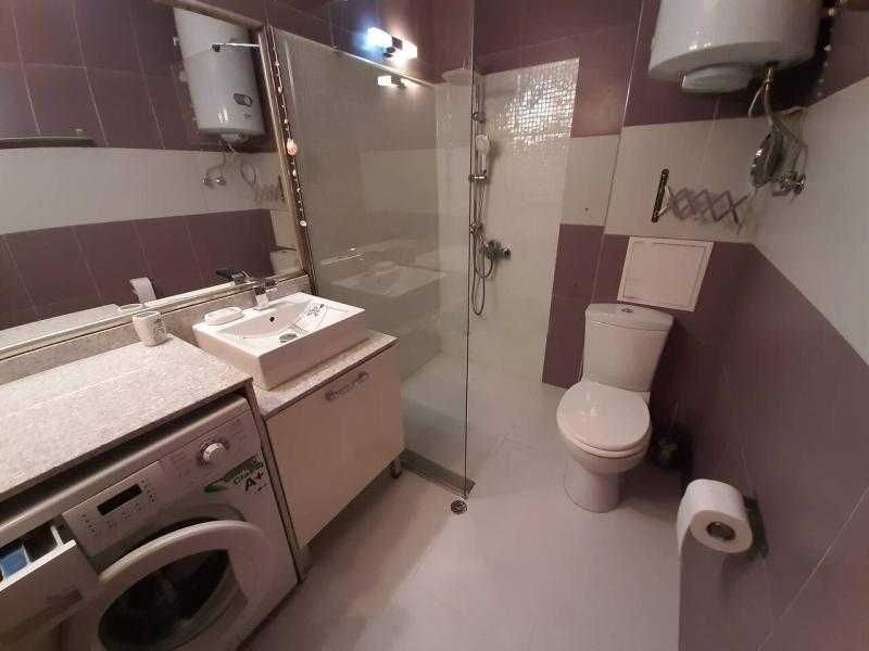 Луксозен двустаен апартамент в Лазур