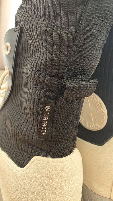 Високи, воднонепромокаеми кецове CONVERSE