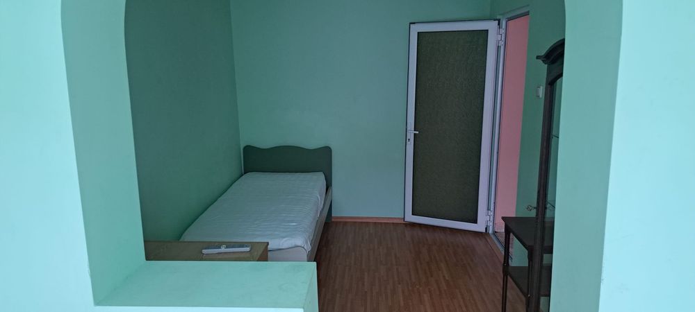 Inchiriez apartament 3 camere