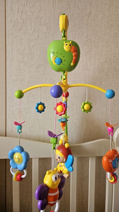 Продам мобиль на кроватку