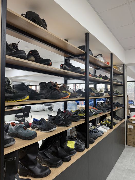 Спецодежда большое количество