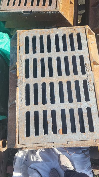 Лотки с решетками