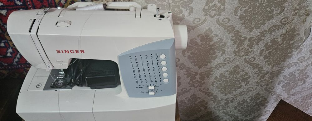 Продаю швейная машинка фирмы,,зенгер,,