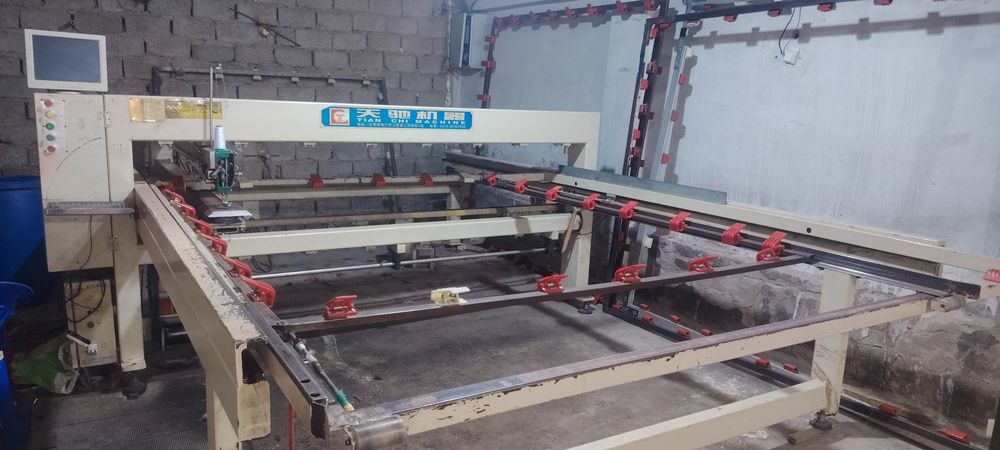 Kurpa qavedigan stanok 2ta drabilka sotiladi