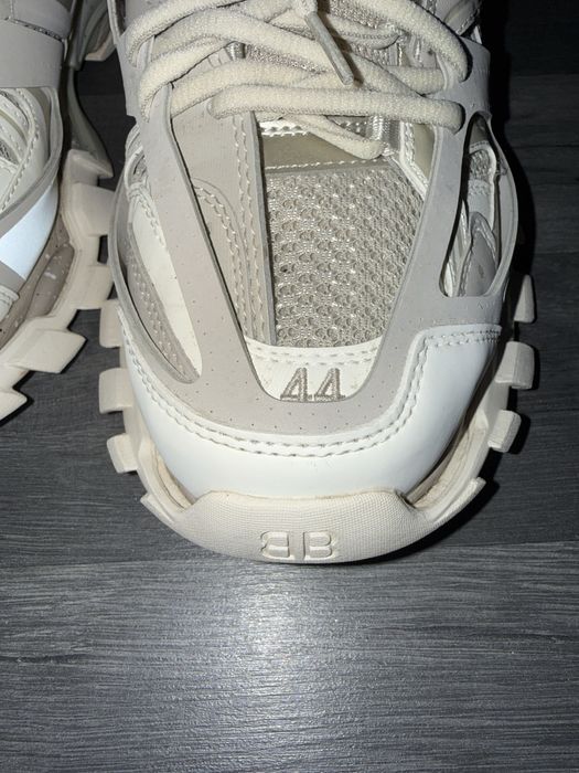 balenciaga track beige