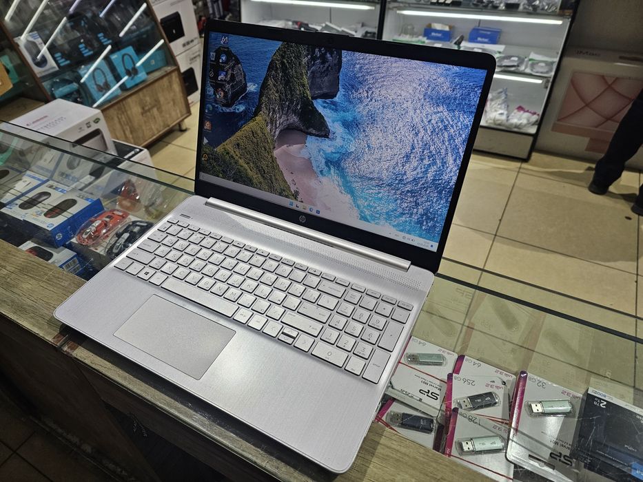 HP 15s Ryzen 5 для Corel, IT, итд.