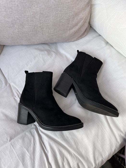 Нови черни велурени боти