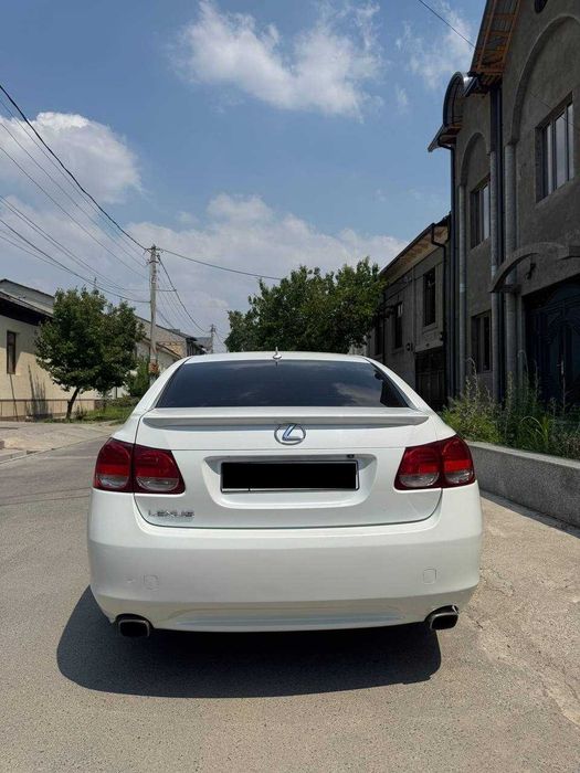 Lexus gs 300 sotiladi