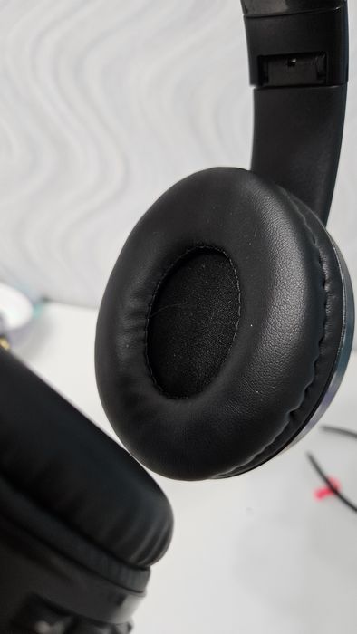 Продам блютуз наушники с ушками