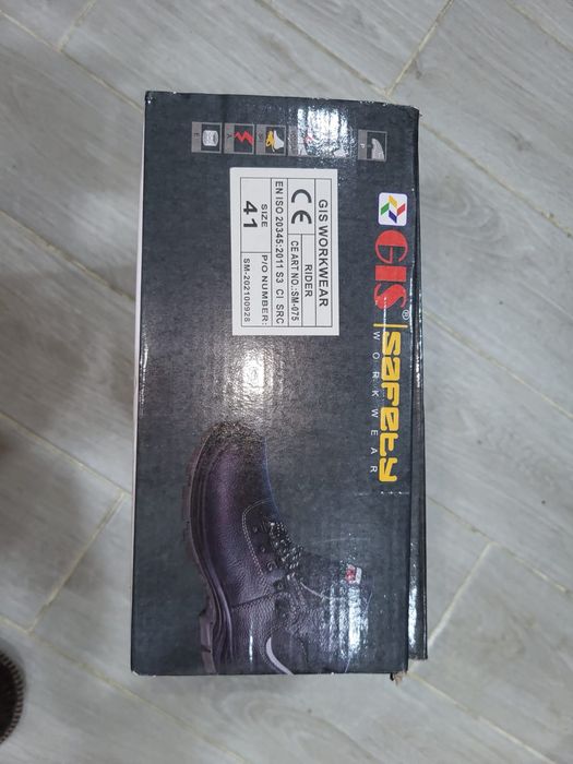 Продаётся спец обувь зимняя