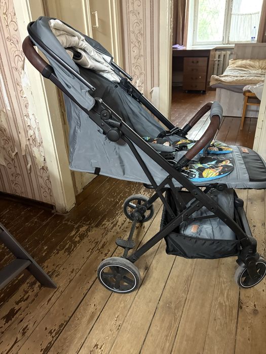 Коляска детская прогулочная