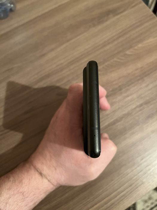 Продам телефон