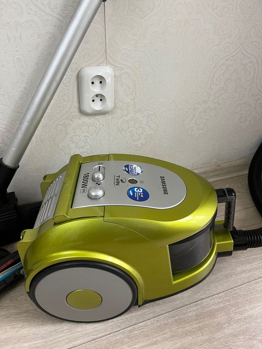 Пылесос Samsung Twin Chamber 1800W
