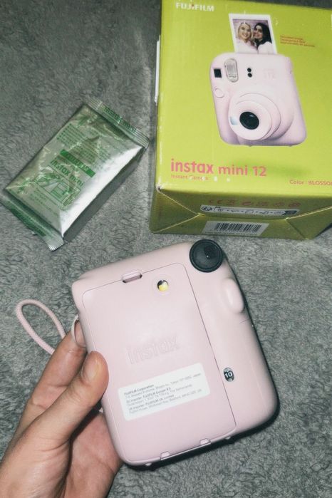 Фотоаппарат instax mini 12