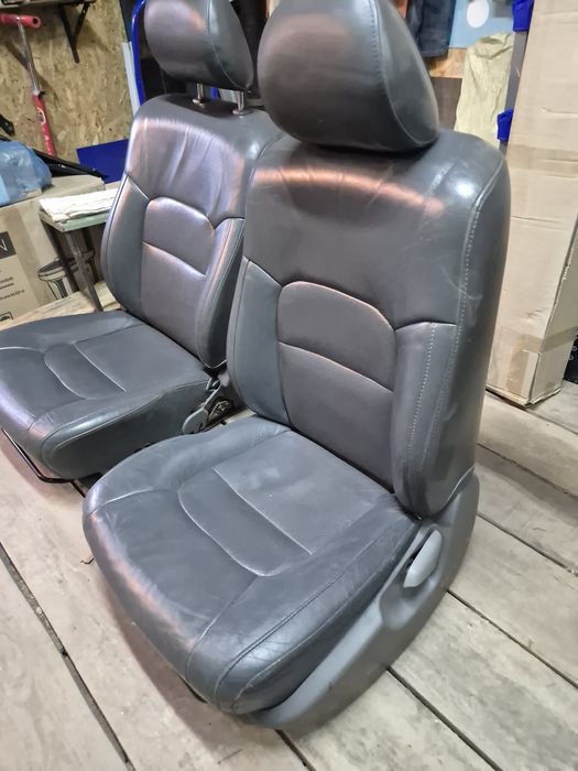 Продам сиденья от Lamd Cruiser 200,