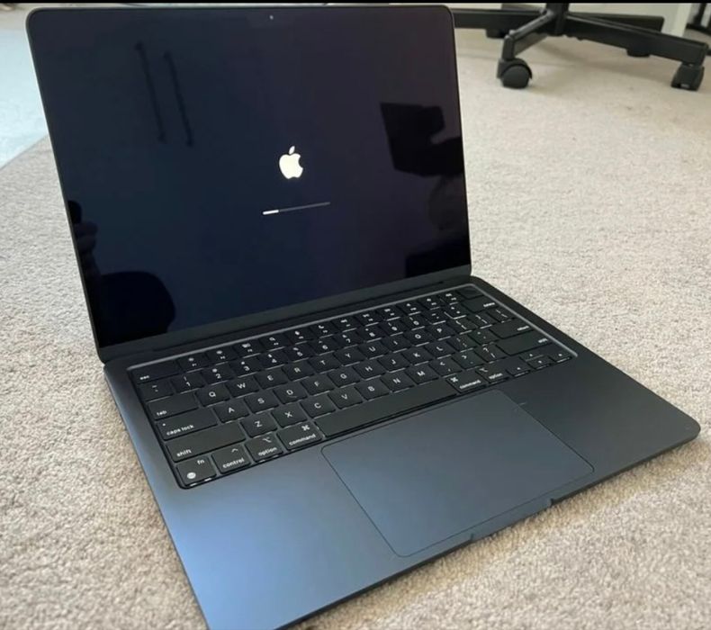 Macbook Air m2 Идеальное состояние 8/256