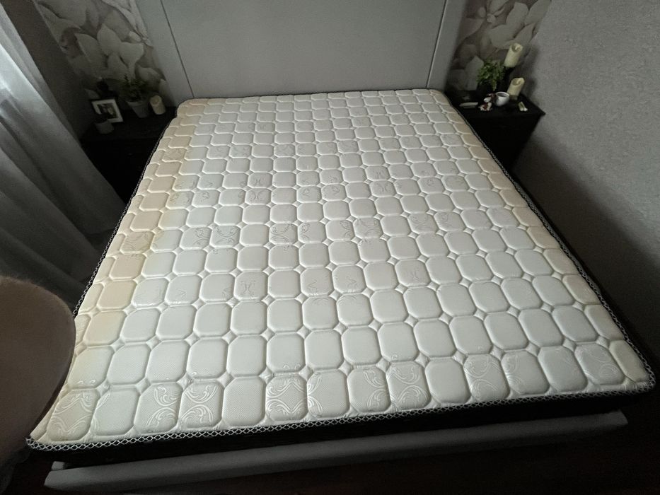 Матрас для двуспальной кровати