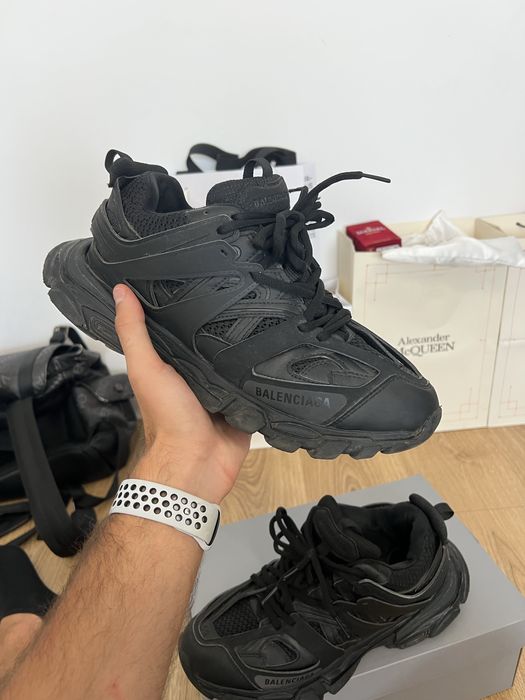 Balenciaga track 44 triple black