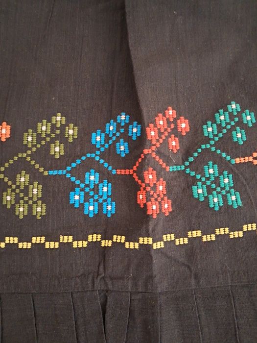 Ръчно бродирани престилки