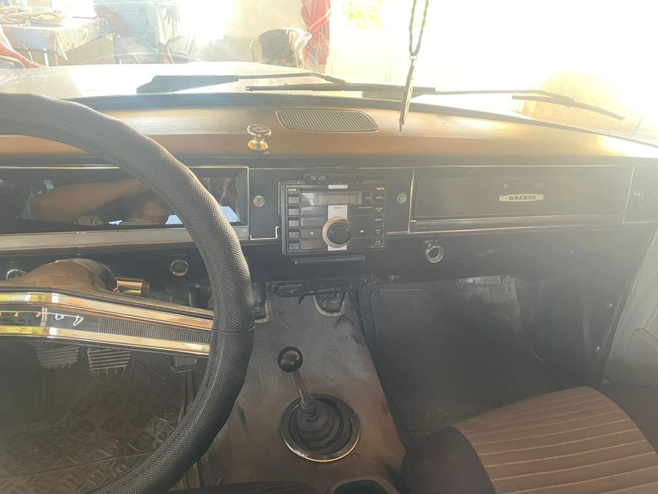 Волга машинаси бор